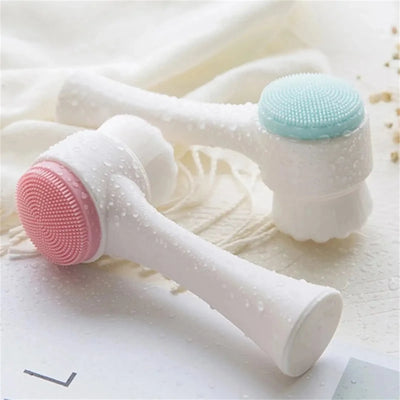 Glow & Go: Deep Cleanse and Gentle Massage with the 3D Silicone Facial Brush!